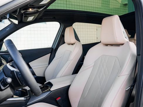 Used 2025 BMW X3 xDrive30i w/ Premium Package image 14