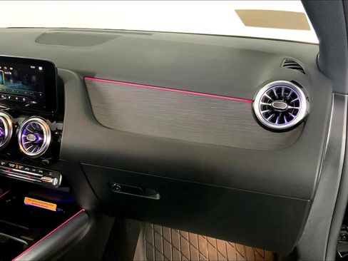 Used 2023 Mercedes-Benz GLA 250 4MATIC image 18
