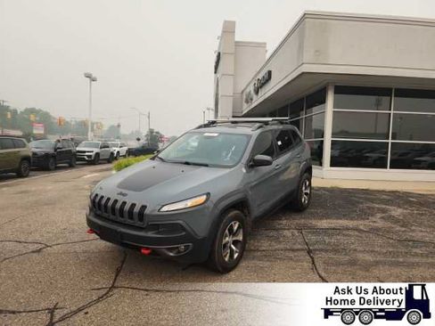 Used 2015 Jeep Cherokee Trailhawk w/ Leather Interior Group AWD/4WD image 1