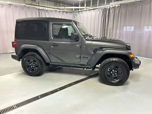 Used 2024 Jeep Wrangler Sport AWD/4WD image 8