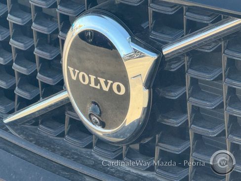 Used 2025 Volvo XC40 B5 Plus AWD/4WD image 35