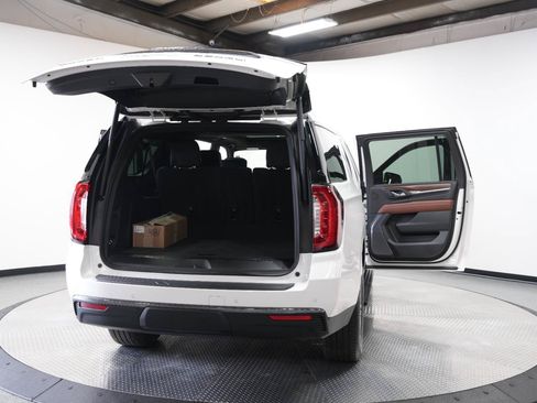 Used 2024 GMC Yukon XL Denali Ultimate AWD/4WD image 11