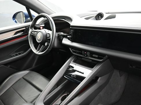 Certified 2024 Porsche Macan 4 Electric image 31