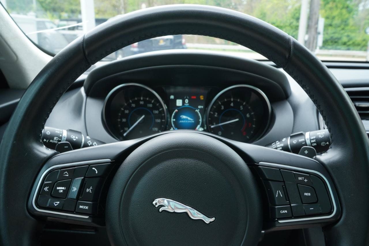Used 2020 Jaguar F-PACE Premium AWD/4WD image 26