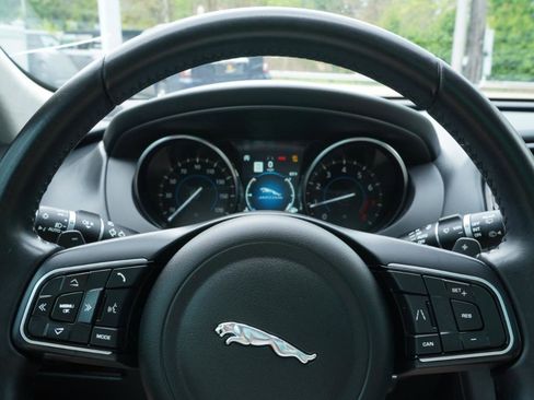 Used 2020 Jaguar F-PACE Premium AWD/4WD image 26