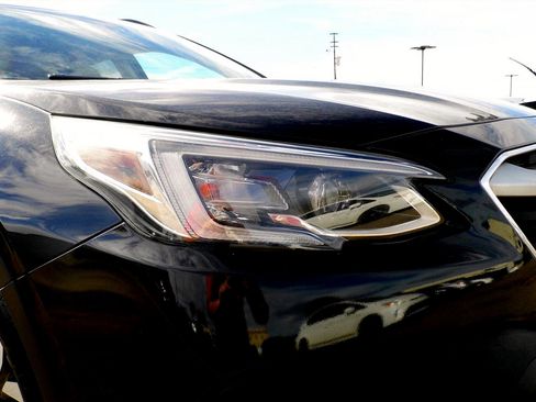 Used 2022 Subaru Outback Limited image 9