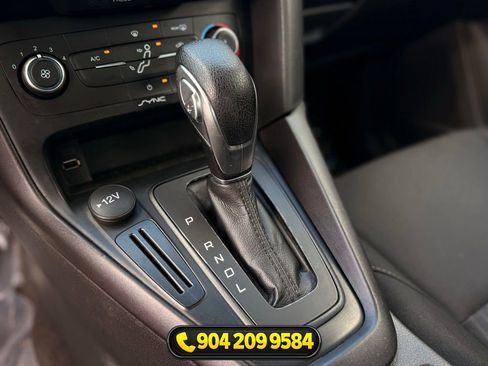 Used 2018 Ford Focus SE FWD image 18