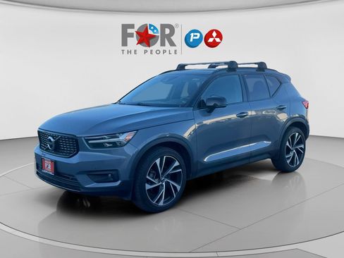 Used 2020 Volvo XC40 T4 R-Design w/ Protection Package Premier FWD image 9