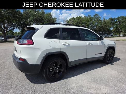 Used 2019 Jeep Cherokee Latitude Plus FWD image 3