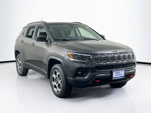 Used 2022 Jeep Compass Trailhawk w/ Trailhawk Elite Group AWD/4WD image 3