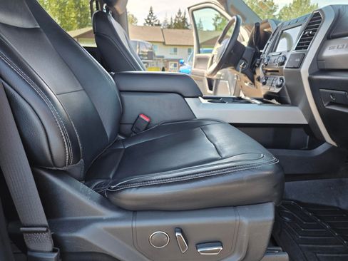 Used 2017 Ford F250 Lariat w/ Lariat Value Package AWD/4WD image 27