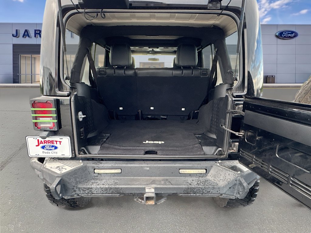 Used 2017 Jeep Wrangler Unlimited Sahara w/ Connectivity Group AWD/4WD image 22