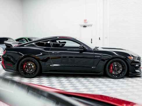 Used 2017 Ford Mustang Shelby GT350R w/ GT350R Equipment Group 920A RWD image 5