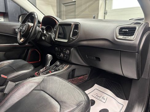 Used 2018 Jeep Compass Trailhawk w/ Leather Interior Group AWD/4WD image 25