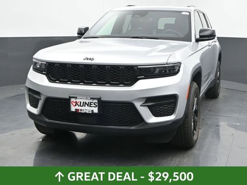 Used 2024 Jeep Grand Cherokee Altitude image 5