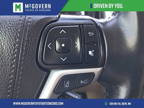 Used 2019 Toyota Highlander XLE AWD/4WD image 22