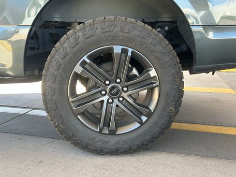 Used 2018 Ford F150 XLT w/ Equipment Group 302A Luxury AWD/4WD image 9