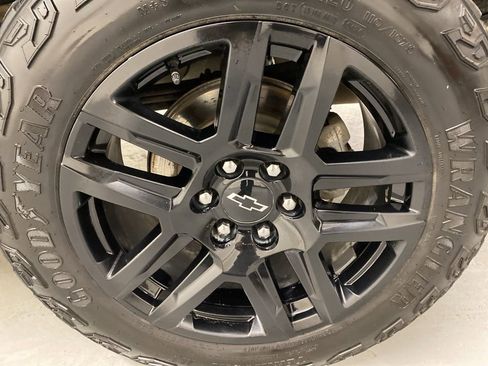 Used 2024 Chevrolet Silverado 1500 LT Trail Boss w/ Dark Appearance Package image 26