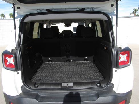 Used 2017 Jeep Renegade Trailhawk w/ Popular Equipment Group image 12