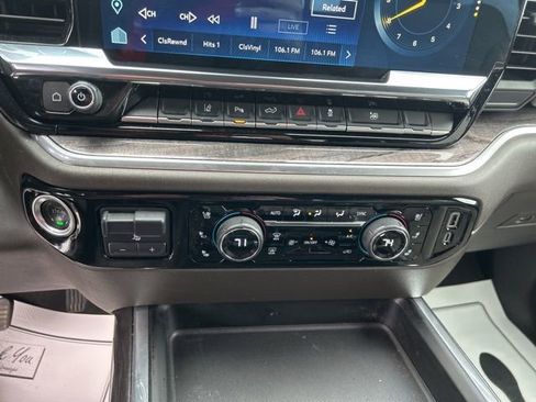 Used 2024 Chevrolet Silverado 2500 LTZ w/ LTZ Convenience Package image 27