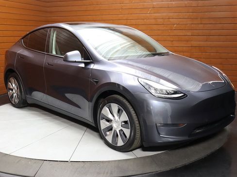 Used 2023 Tesla Model Y Long Range AWD/4WD image 12