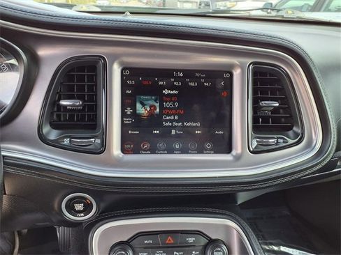 Used 2022 Dodge Challenger R/T w/ Plus Package image 17