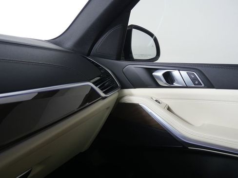 Certified 2022 BMW X5 sDrive40i w/ M Sport Package image 30