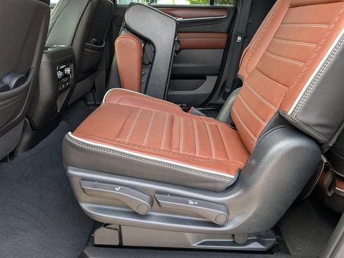 Used 2023 GMC Yukon XL Denali Ultimate AWD/4WD image 23