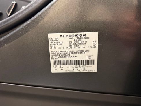 Used 2017 Ford Explorer XLT w/ Equipment Group 202A AWD/4WD image 11