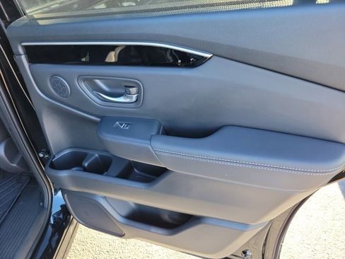 Certified 2024 Honda Pilot Touring image 12