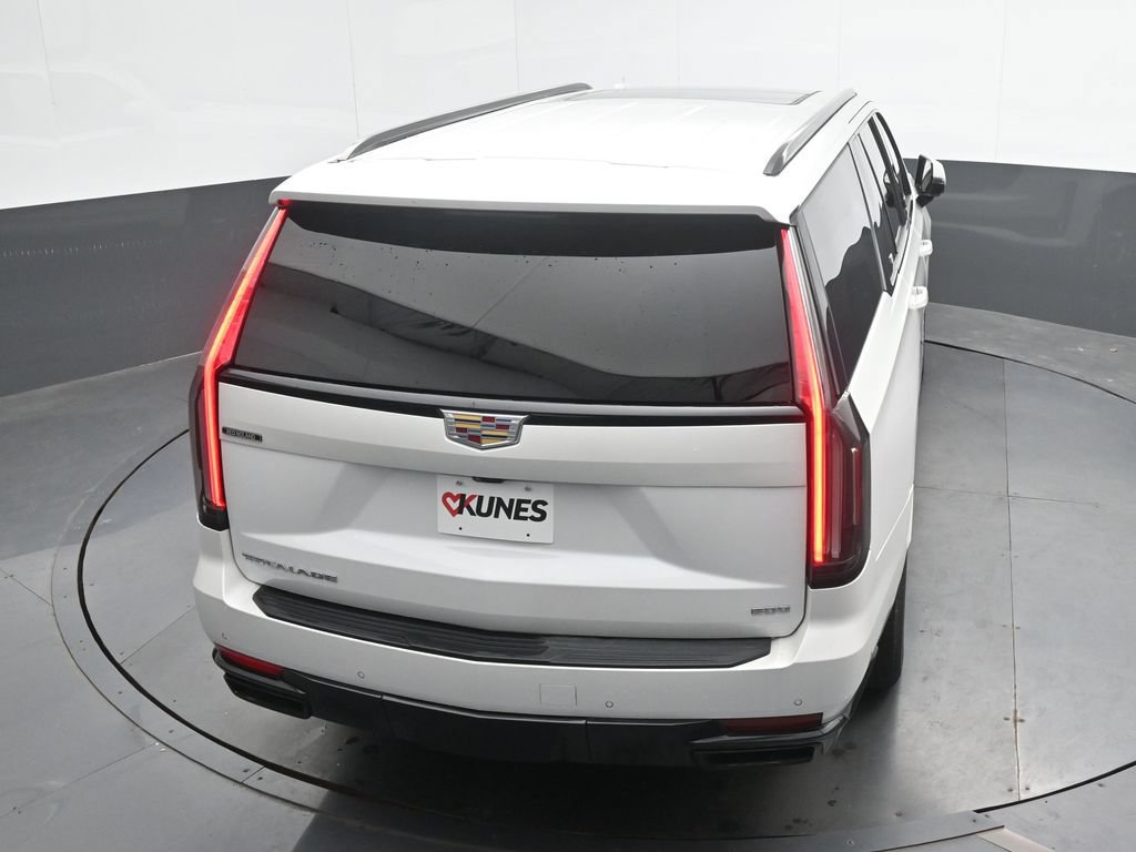 Used 2024 Cadillac Escalade ESV Sport Platinum w/ Heavy-Duty Trailer Package AWD/4WD image 11