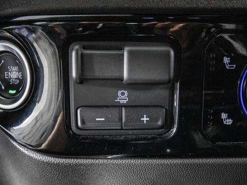 Used 2025 Chevrolet Silverado 1500 LT Trail Boss w/ Convenience Package II image 28