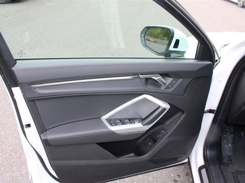 Used 2023 Audi Q3 2.0T Premium image 12