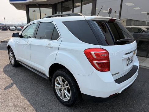 Used 2017 Chevrolet Equinox LT w/ Convenience Package FWD image 3