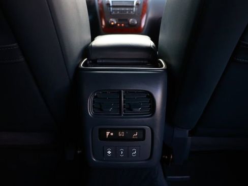 Used 2006 Cadillac DTS Limousine image 46