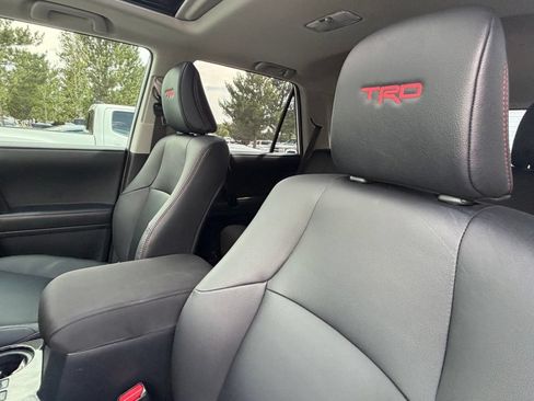 Used 2024 Toyota 4Runner TRD Off-Road Premium w/ Moonroof Package AWD/4WD image 22