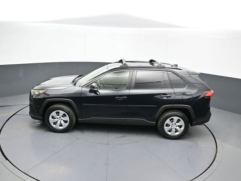 Used 2019 Toyota RAV4 LE image 39
