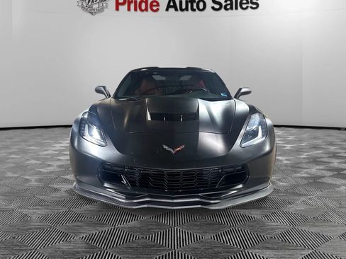Used 2019 Chevrolet Corvette Stingray Coupe w/ 1LT RWD image 3