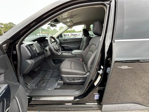 Used 2025 Nissan Pathfinder SV w/ Black Appearance Package image 16