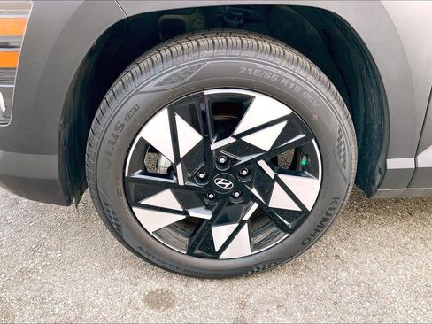 Used 2025 Hyundai Kona SEL FWD image 8