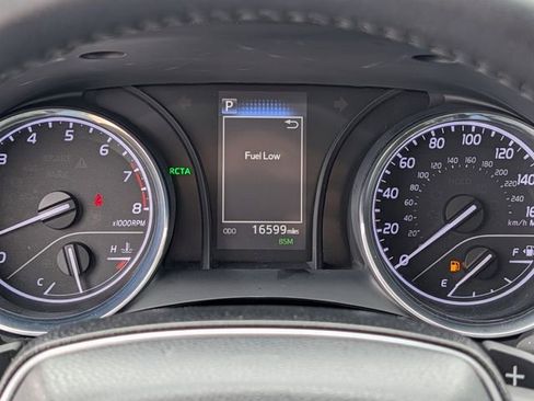 Used 2020 Toyota Camry SE w/ Convenience Package image 20