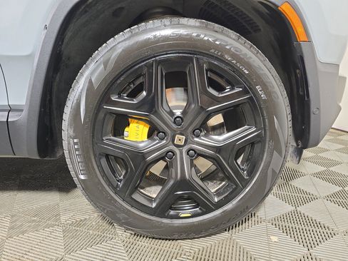Used 2024 Rivian R1S Adventure AWD/4WD image 11