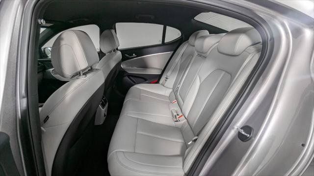 Used 2023 Genesis G70 2.0T RWD image 17