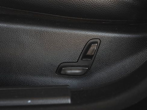Used 2014 Mercedes-Benz C 250 Sport image 11