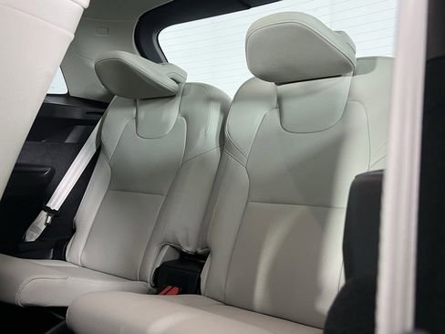 Used 2025 Volvo XC90 T8 Plus w/ Protection Package Premier image 28
