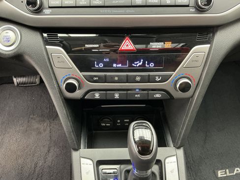 Used 2017 Hyundai Elantra Limited w/ Limited Tech Package 08 image 12