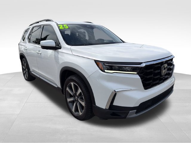 Used 2025 Honda Pilot Elite image 1