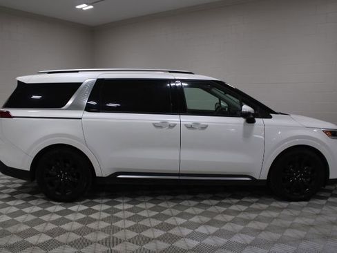 Used 2022 Kia Carnival SX image 12