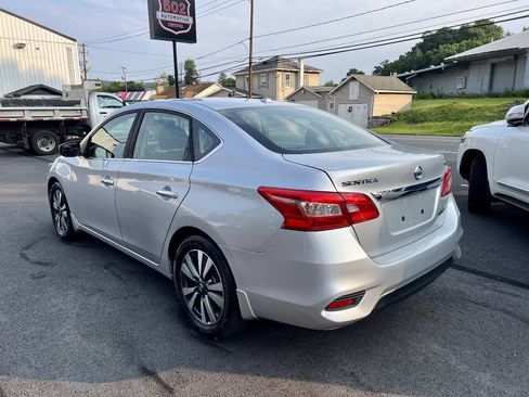 Used 2019 Nissan Sentra SV w/ Special Edition Package FWD image 3