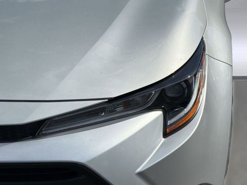 Used 2025 Toyota Corolla LE image 11